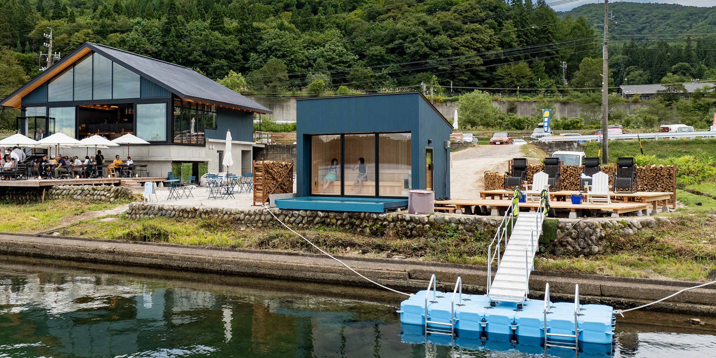 白馬絶景サウナRooftop内からは北アルプスの絶景が望める